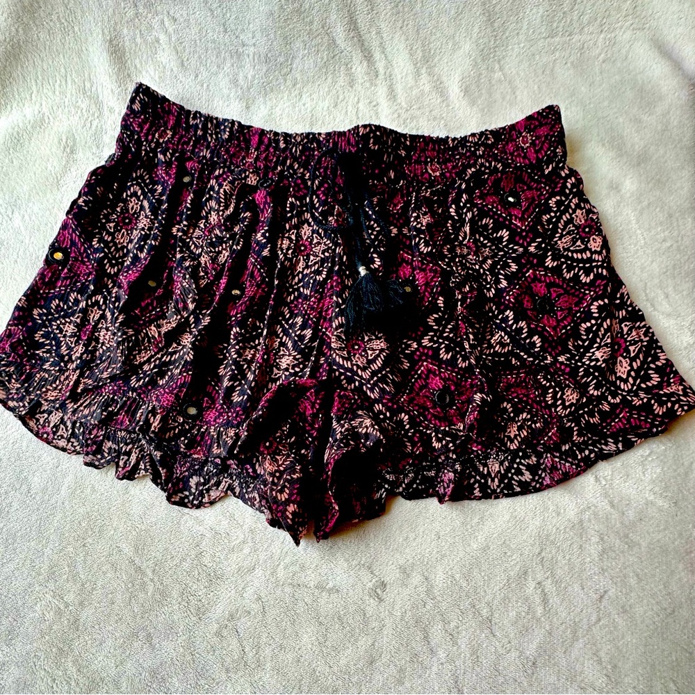 Women’s Mudd burgundy and black shorts with small embroidered mirrors.